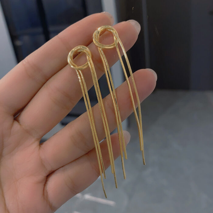 Minimalistic Wrapped Circle Gold Drop Earrings - Image 3