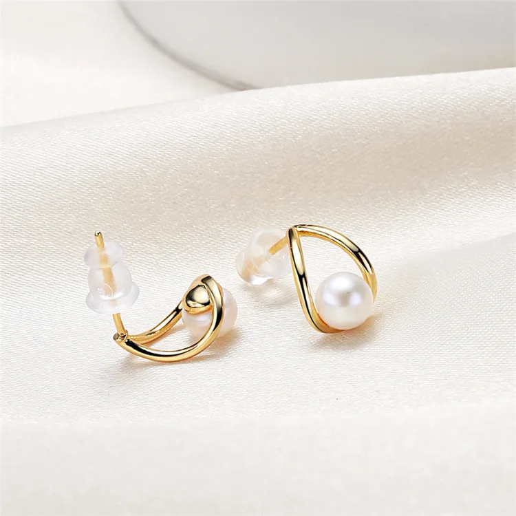 pearl studs