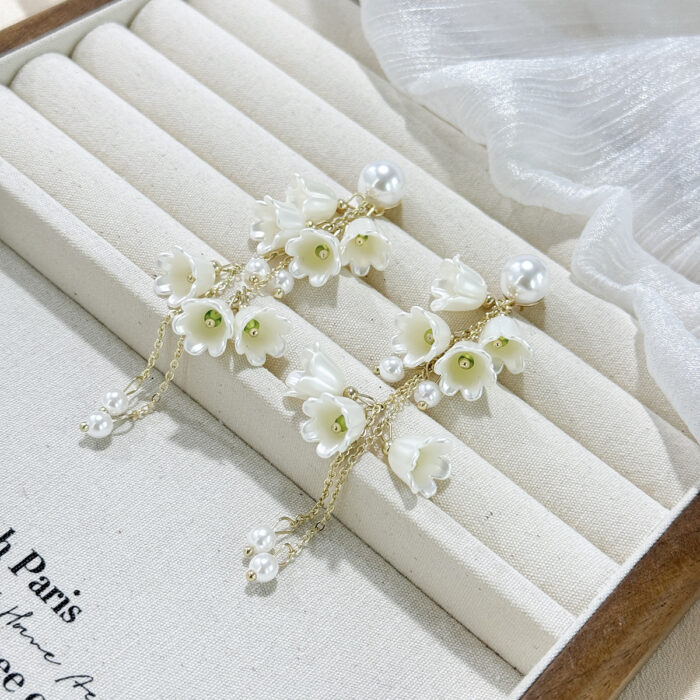 White Long Floral Earrings - Image 3