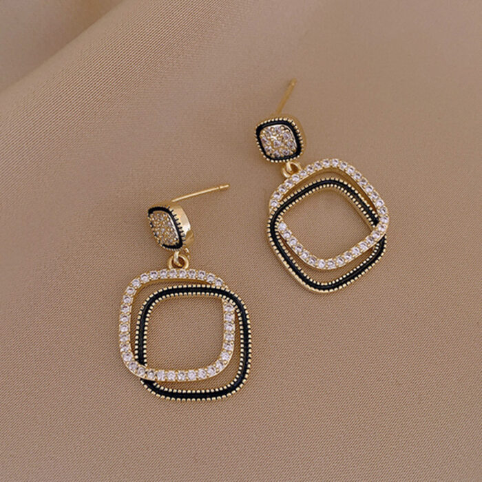 Black Square Layered Geometric Drop Earrings - Image 2