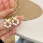 Metal Heart Pearl Earrings - Image 4