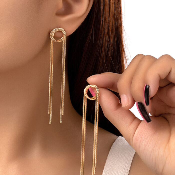Minimalistic Wrapped Circle Gold Drop Earrings - Image 4
