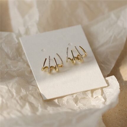 claw earrings