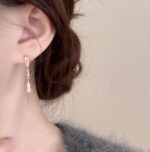 gold earrings for women